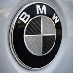 Insignia BMW carbono 74 MM para maletero serie 2, 3, 4.