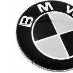 Insignia BMW blanco y negro 74 MM para maletero serie 2, 3, 4.
