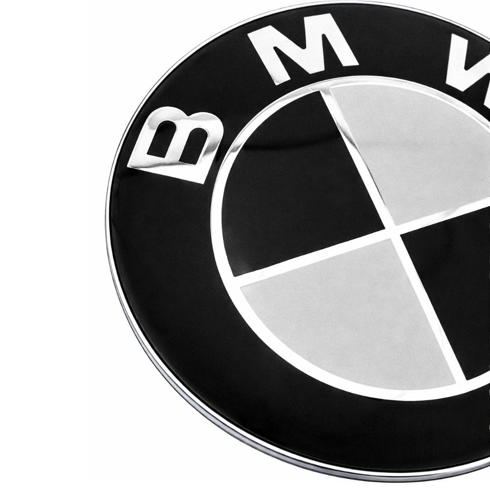 Insignia BMW blanco y negro 74 MM para maletero serie 2, 3, 4.