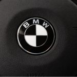 Emblema BMW blanco y negro 45 MM para volante