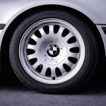 Emblema BMW adhesivo de 65 mm con relieve para llantas