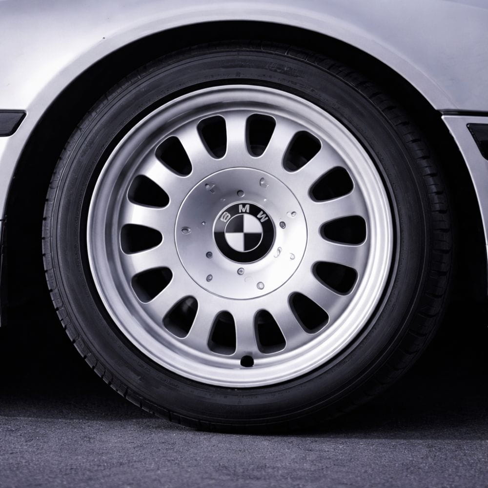 Emblema BMW adhesivo de 65 mm con relieve para llantas