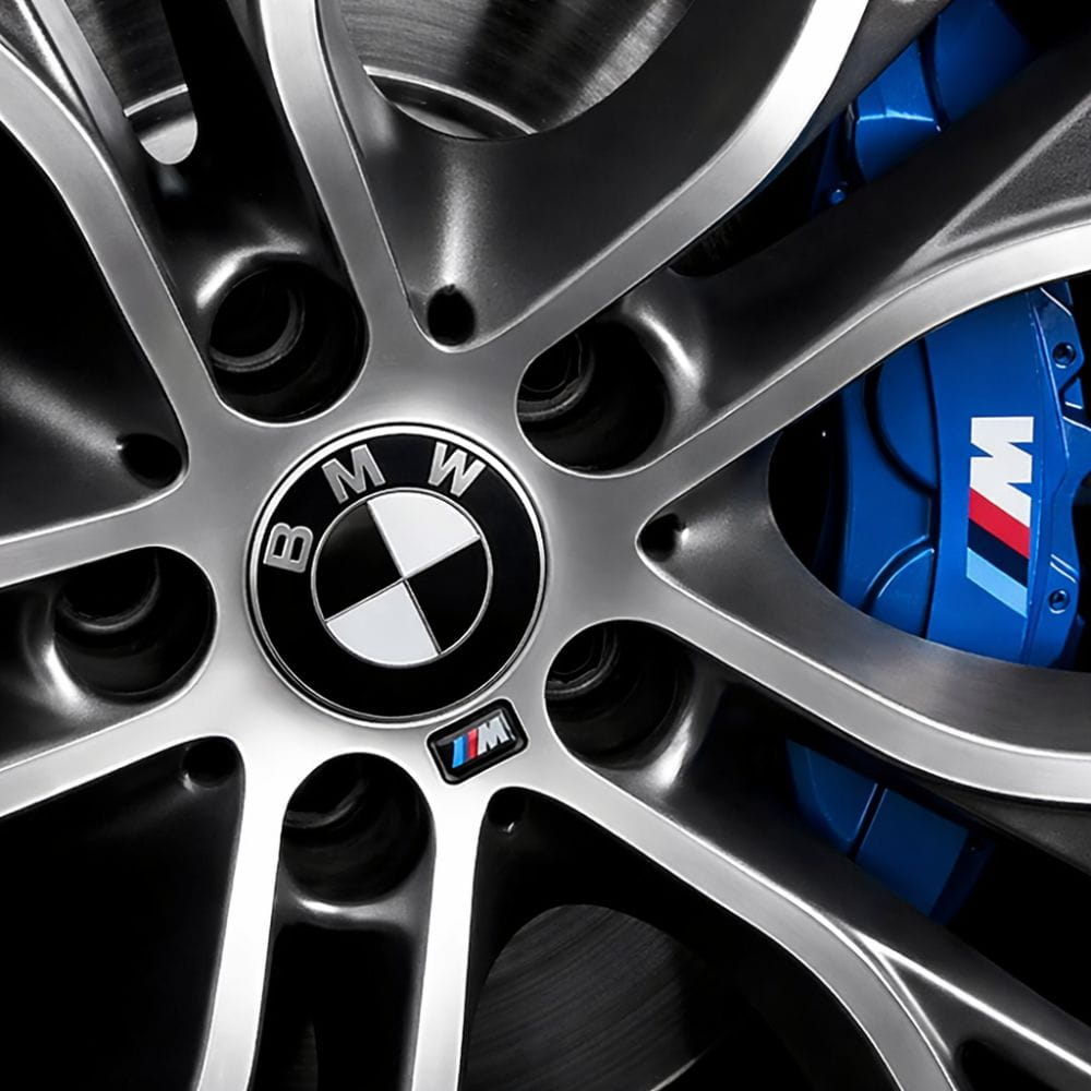 Tapa bujes BMW blanco y negro de 68 MM para centro de ruedas