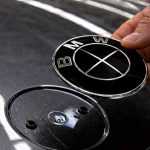 Emblema BMW completamente negro de 82 mm para capó o maletero