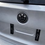 Emblema BMW estilo Full Black edición especial con letras; BMW PERFORMANCE I KNOW THAT MY FUTURE IS NOT JUST A DREAM M POWER