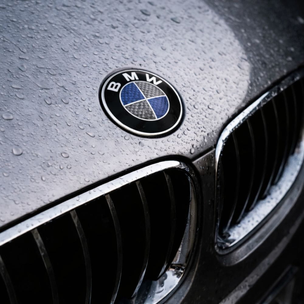 Logo BMW carbono Serie 1, 2, 3, 4, 5, 6, 7, X1, X3, X4, X5, X6, Z3