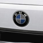 Insignia BMW carbono 74 MM para maletero serie 2, 3, 4.