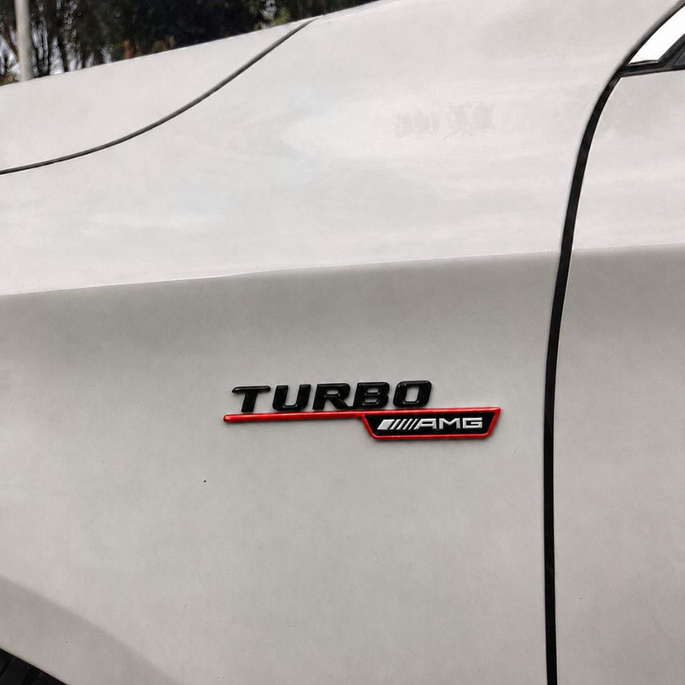 Emblema TURBO AMG para aletas laterales negro brillo y rojo con AMG cromado