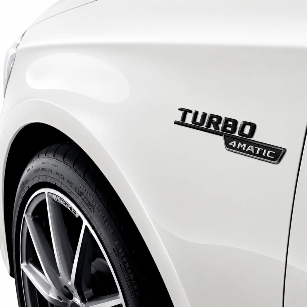 Emblema TURBO 4MATIC para aletas laterales negro brillo con AMG cromado