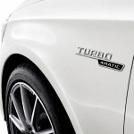 Emblema TURBO 4MATIC para aletas laterales cromado con 4MATIC cromado