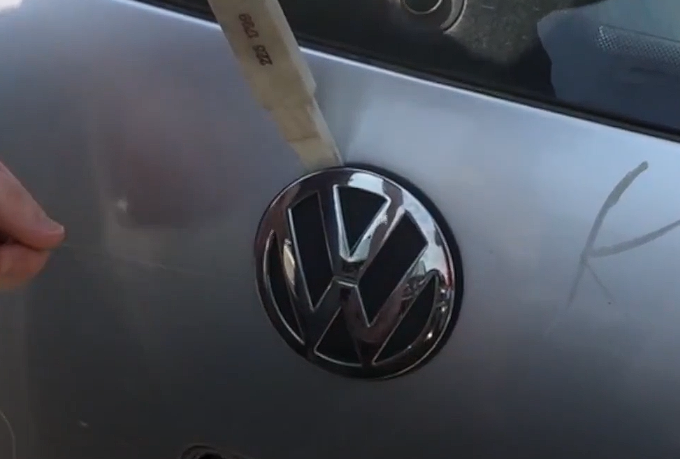 Reemplazar insignia Volkswagen