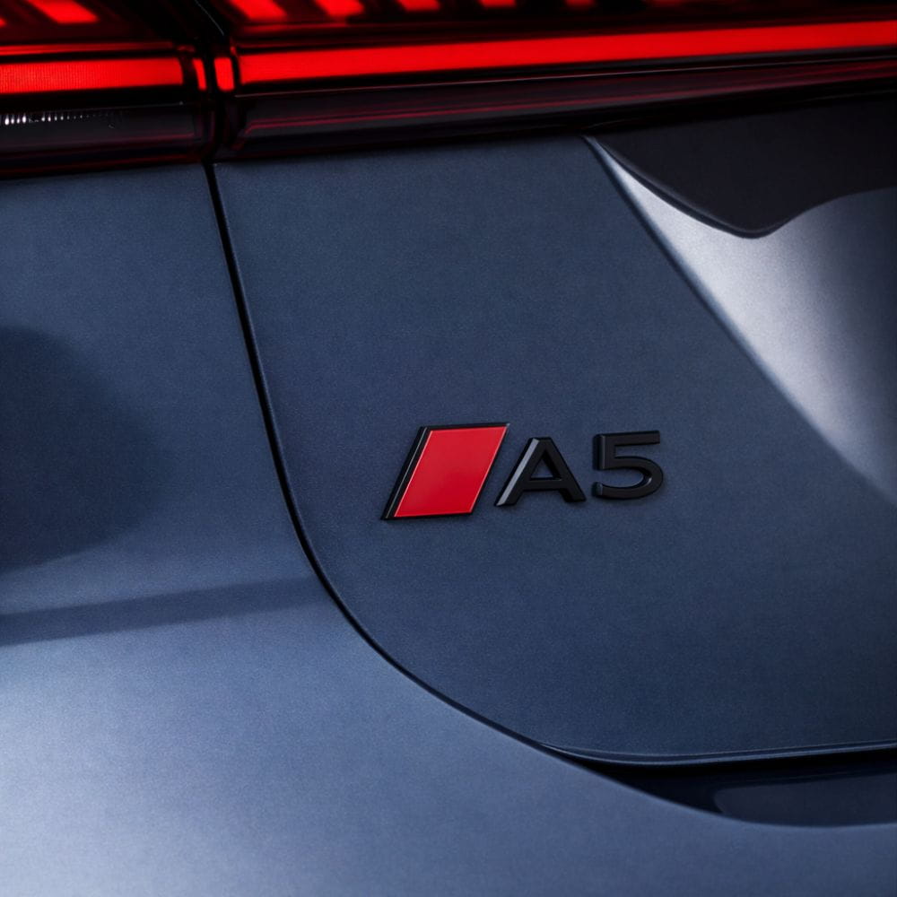Logo A5 2021, 2022, 2023, 2024, 2025, 2026 para portón trasero de Audi A5 B9Facelift