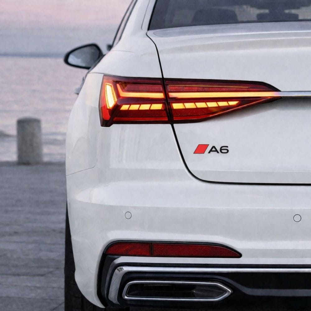Logo A6 con cuadrado rojo acabado S Line para portón trasero
