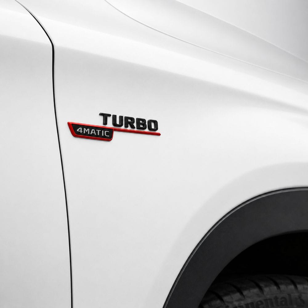 Emblema TURBO 4MATIC para aletas laterales rojo y negro brillo con AMG cromado