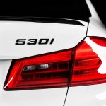 Emblema 530i negro para portón trasero de BMW Serie 5 G30 y G31 adhesivo