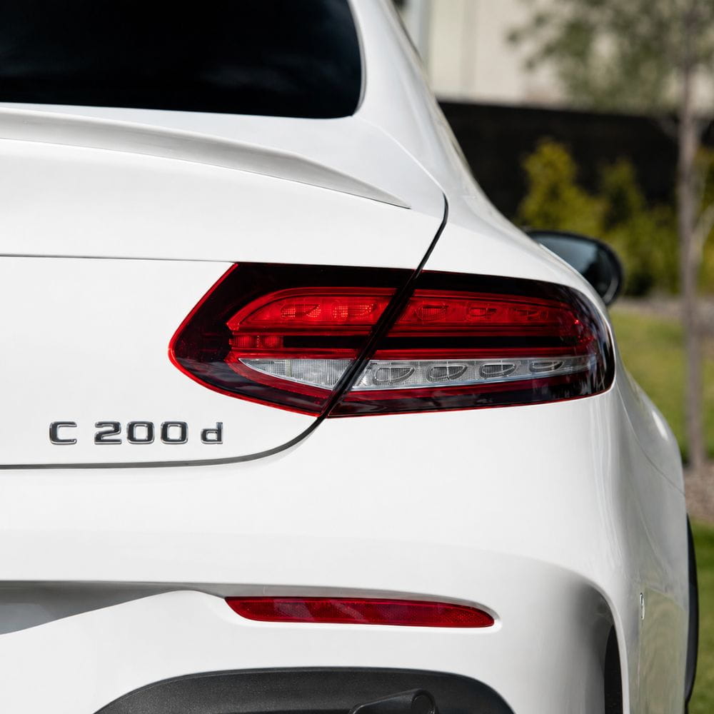 Emblema C200d color cromado para la parte trasera de Mercedes Benz Clase C C200d