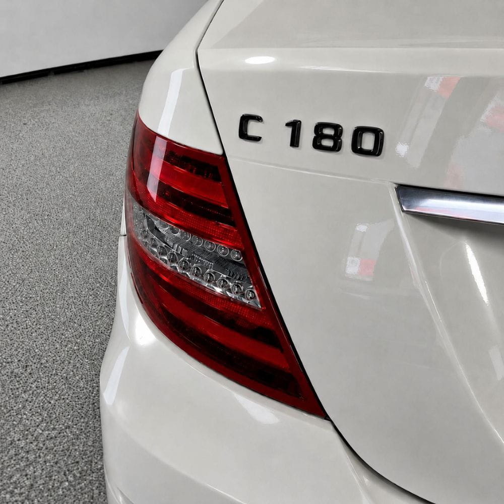 Emblema C180 color negro brillo para la parte trasera de Mercedes Benz Clase C C160