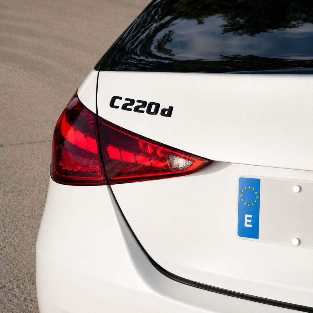 Emblema C220d color negro para la parte trasera de Mercedes Benz Clase C C220d