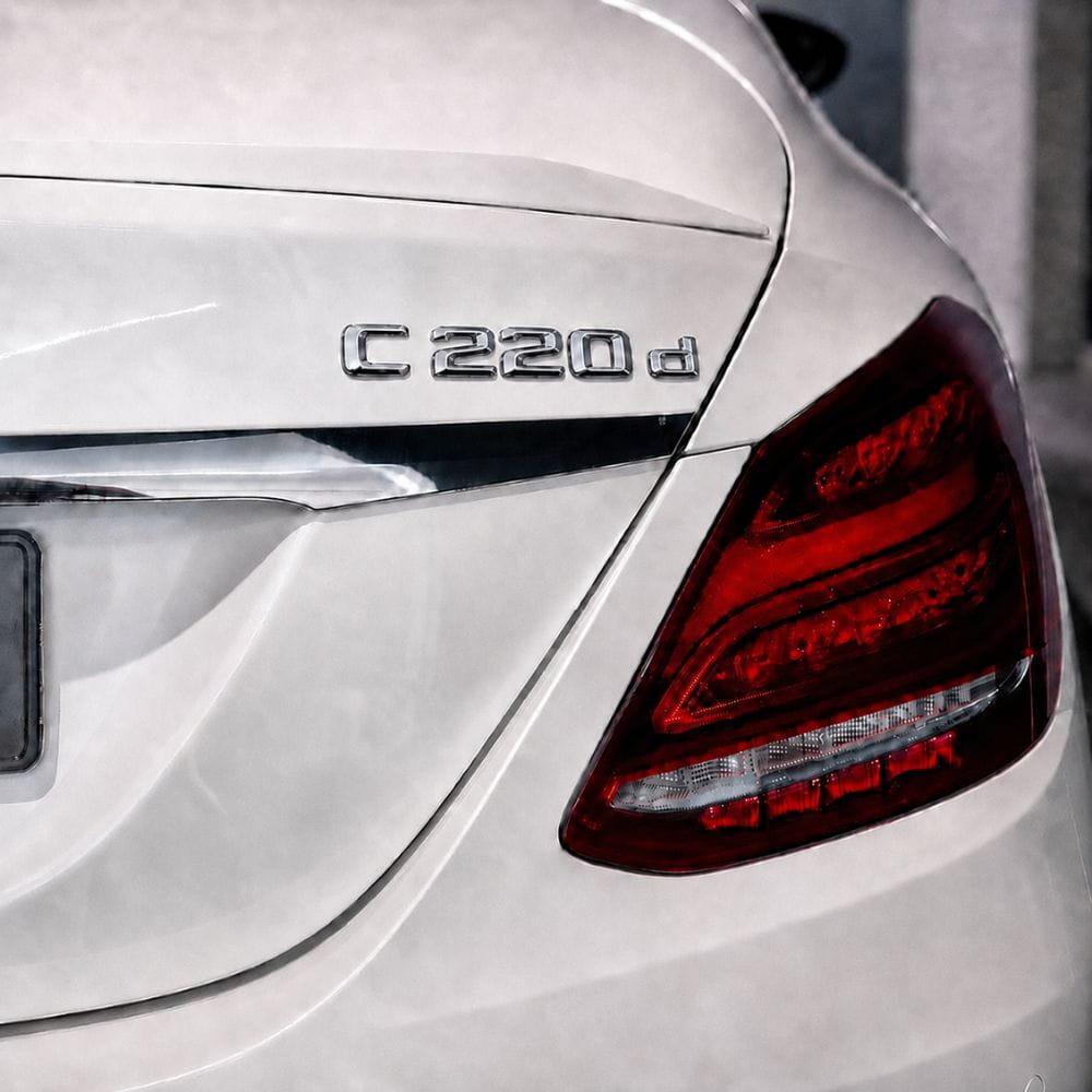 Emblema C220d color cromado para la parte trasera de Mercedes Benz Clase C C220d