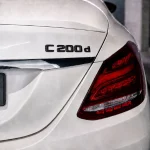 Emblema C200d color negro brillo para la parte trasera de Mercedes Benz Clase C C200d