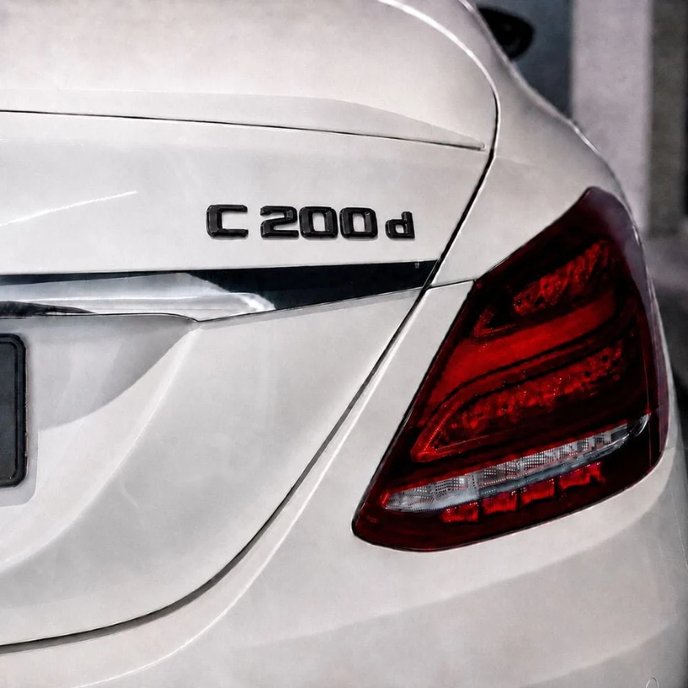 Emblema C200d color negro brillo para la parte trasera de Mercedes Benz Clase C C200d