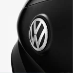 Emblema Volkswagen plateado para portón trasero con pestañas compatible con Golf V, EOS, Passat B6