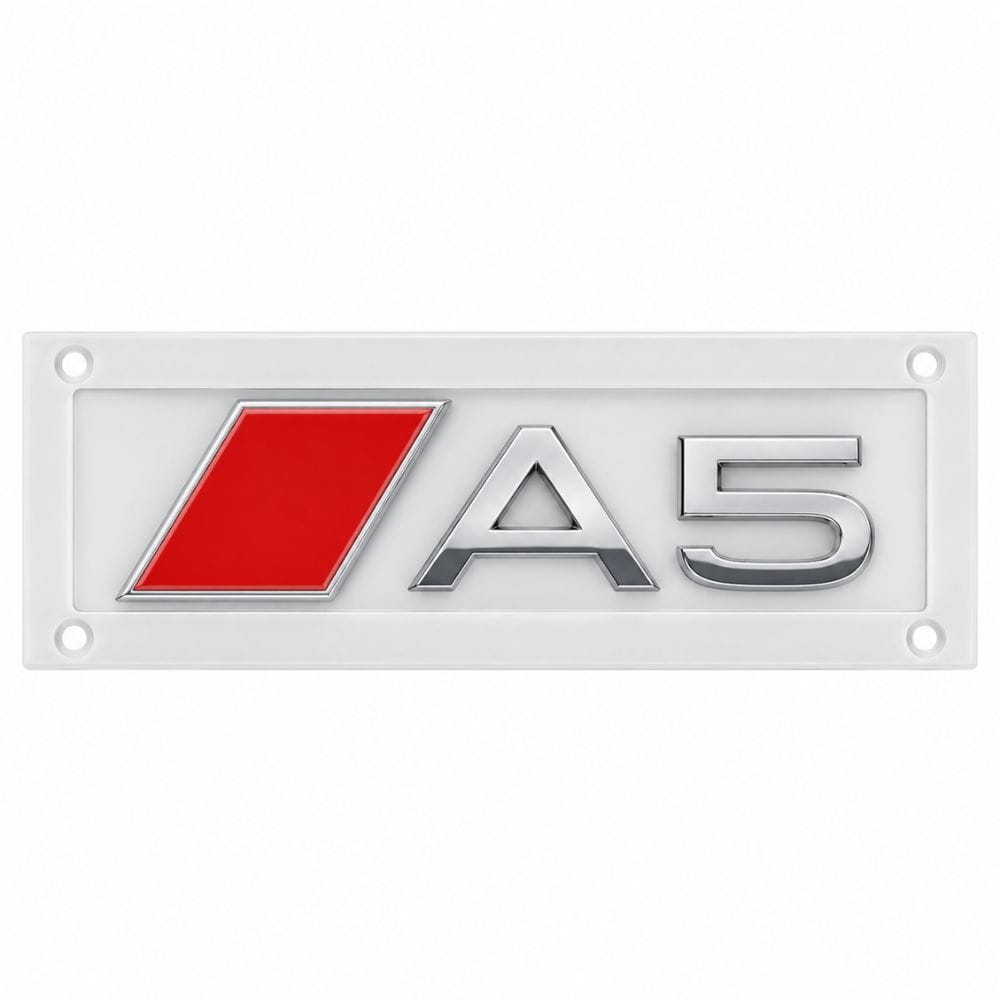 Insignia A5 cromada con recuadro rojo estilo S Line para portón trasero