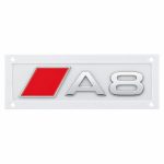 Insignia A8 cromada con recuadro rojo estilo S Line para portón trasero