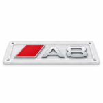 Insignia A8 cromada con recuadro rojo estilo S Line para portón trasero
