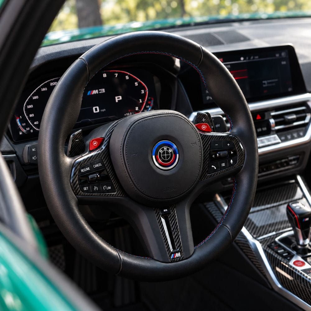 Kit de insignias conmemorativas 50 Aniversario en fibra de carbono negra para BMW M3 G80.