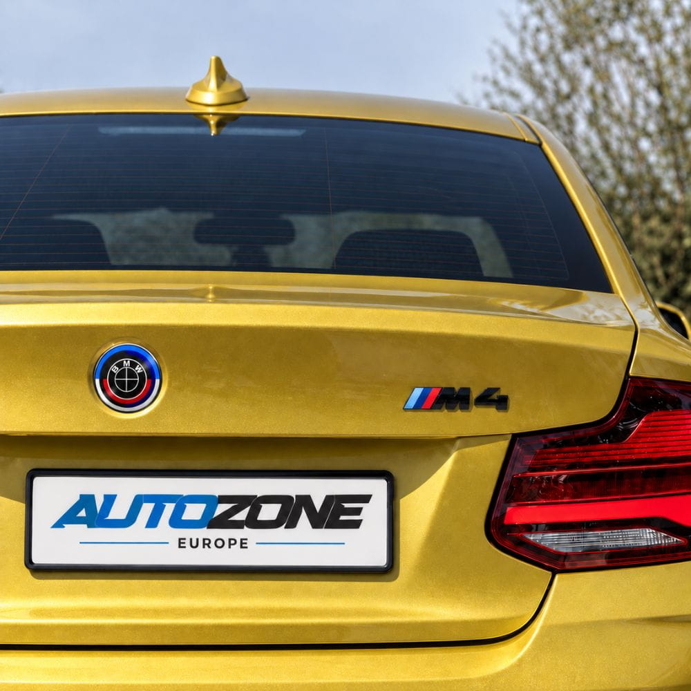 Kit de insignias conmemorativas 50 Aniversario en fibra de carbono negra para BMW M4 F82 Coupé.