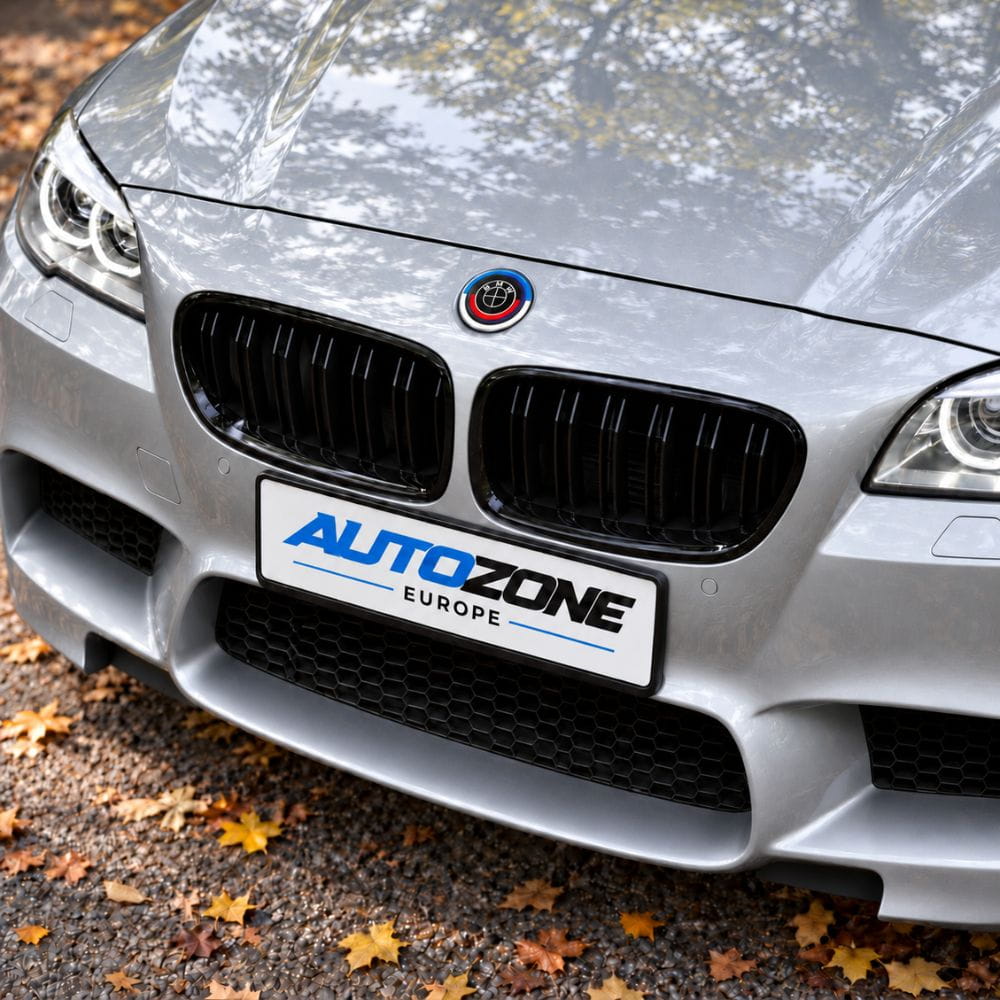 Kit de emblemas conmemorativos 50 Aniversario en fibra de carbono negra para BMW Serie 5 F10 y F11.